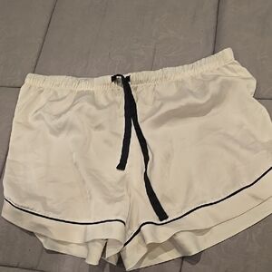 ❤️10/$40 Nwot Women's Shorts with Black Trim Pajamas